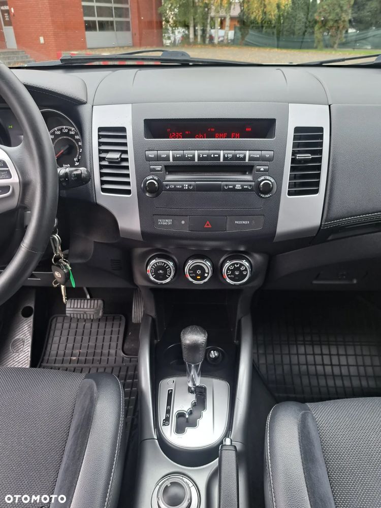 Mitsubishi Outlander - 17