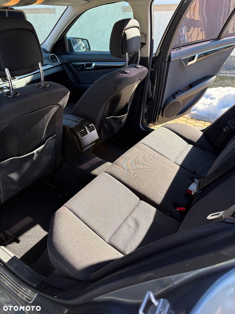 Mercedes-Benz Klasa C 220 CDI DPF Automatik BlueEFFICIENCY Avantgarde - 17