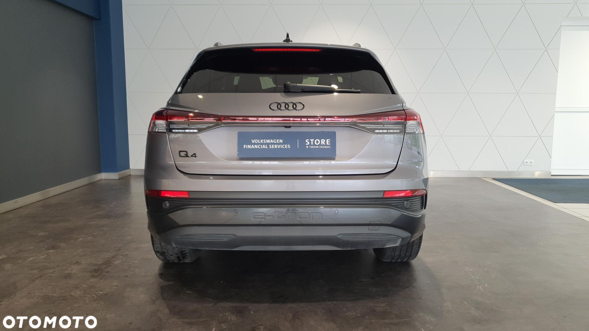 Audi Q4 e-tron - 4