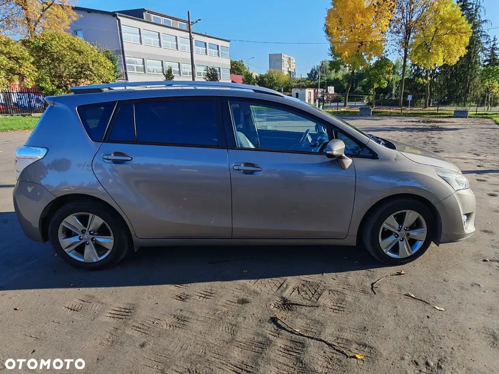 Toyota Verso - 5