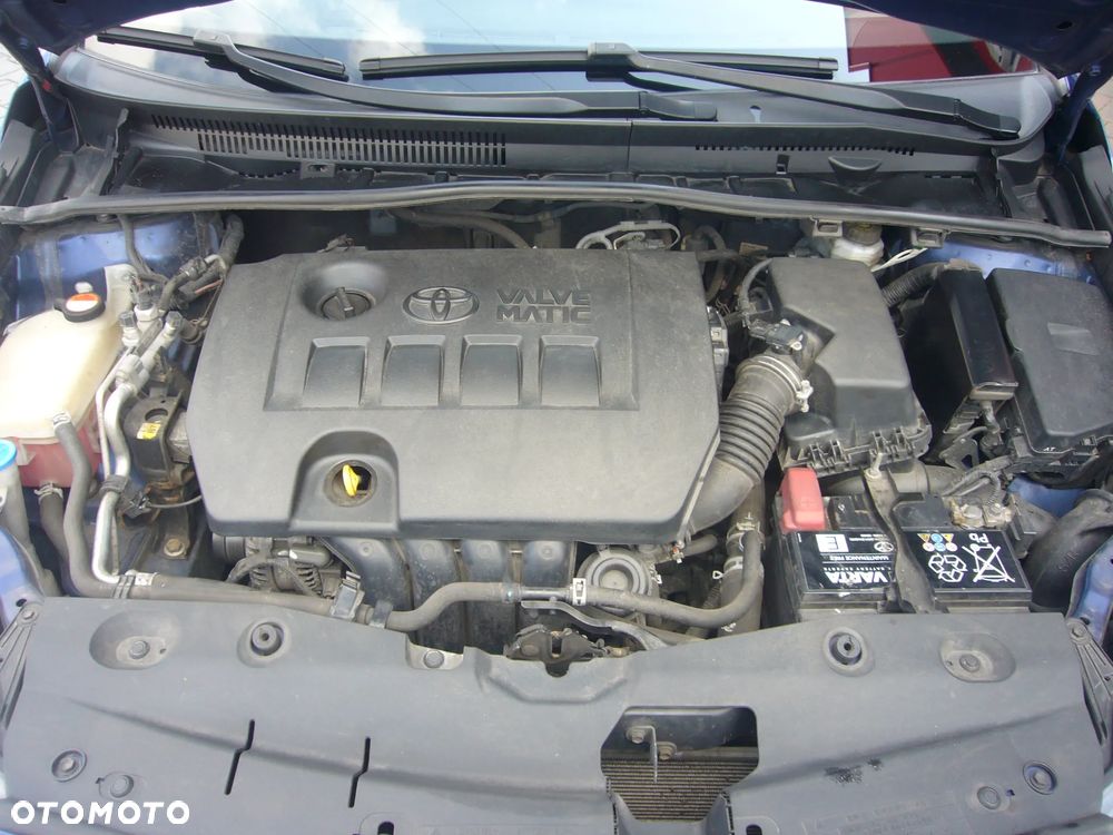 Toyota Avensis 1.8 Active - 21