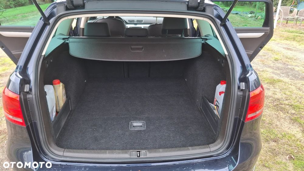 Volkswagen Passat 1.6 TDI Comfortline - 14