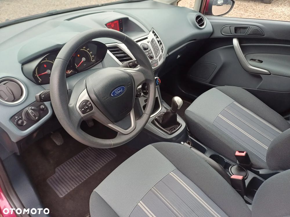 Ford Fiesta 1.25 Ambiente - 2