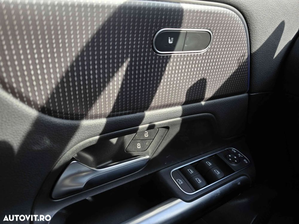 Mercedes-Benz GLA - 13