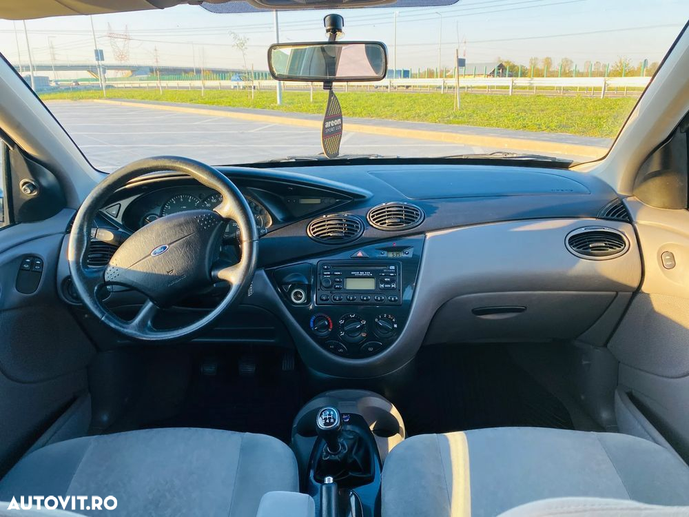 Ford Focus 1.6 16V Ghia - 21