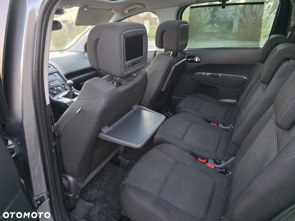 Peugeot 5008 HDI FAP 110 Family - 12