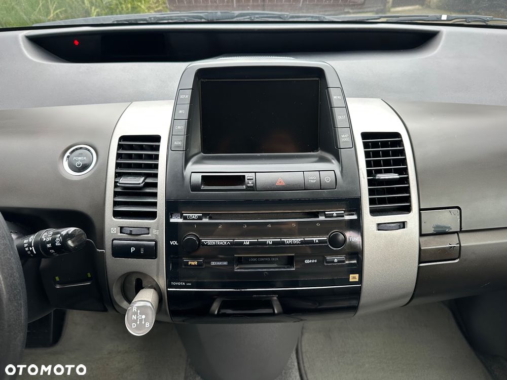 Toyota Prius (Hybrid) Executive - 21