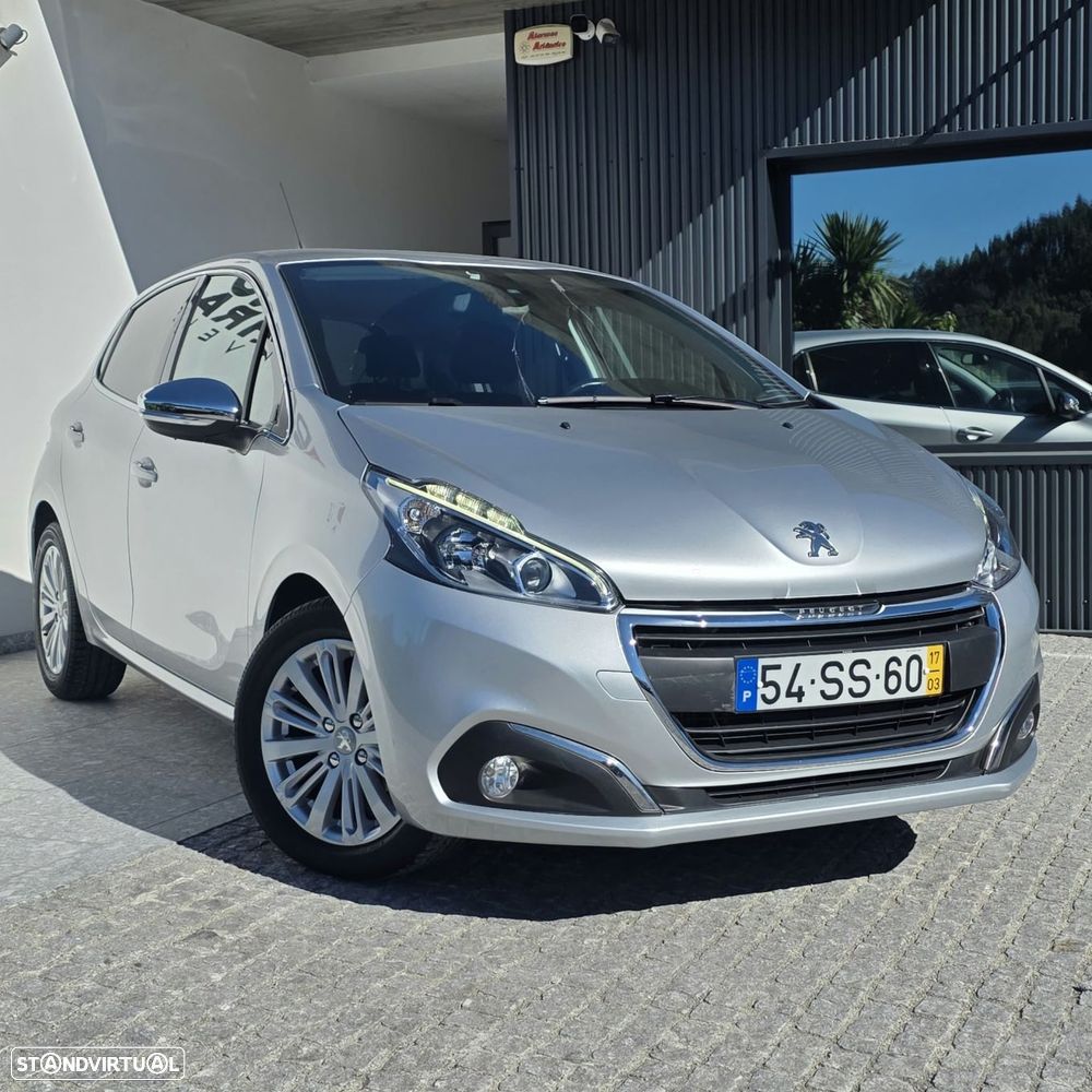 Peugeot 208 1.2 PureTech Allure EAT6 - 5