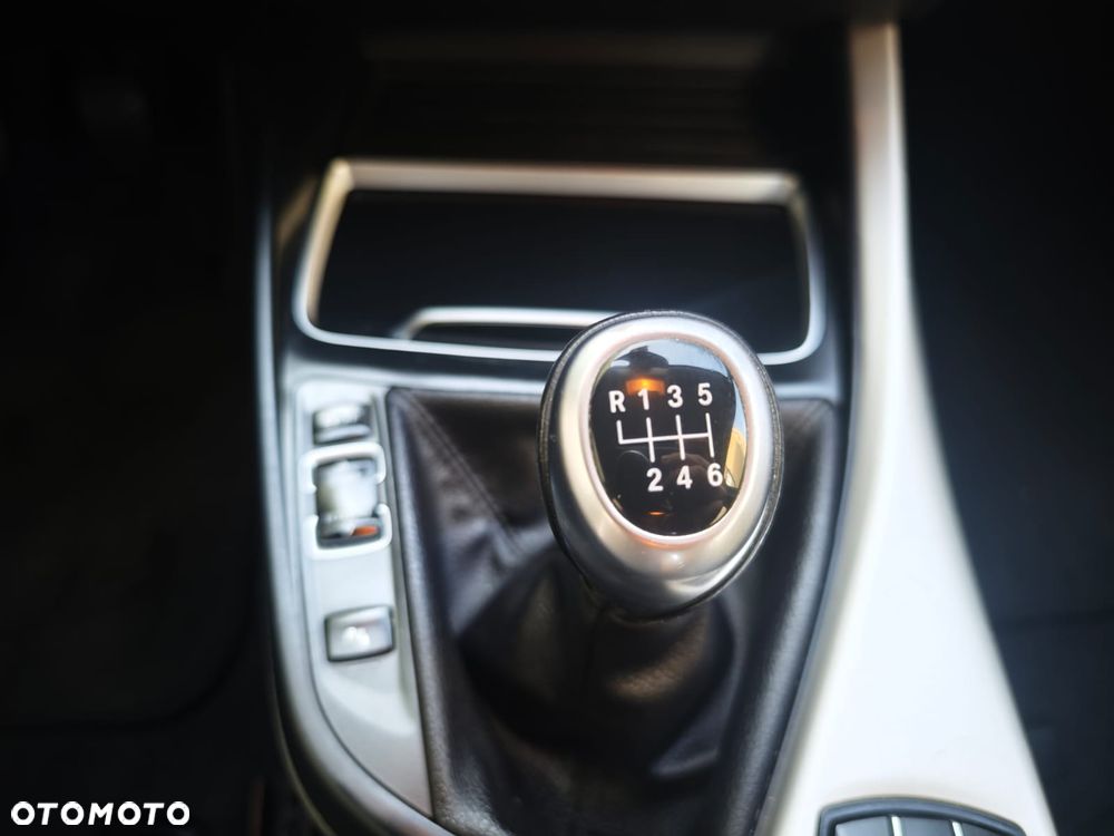 BMW Seria 1 116d EfficientDynamics Edition - 17