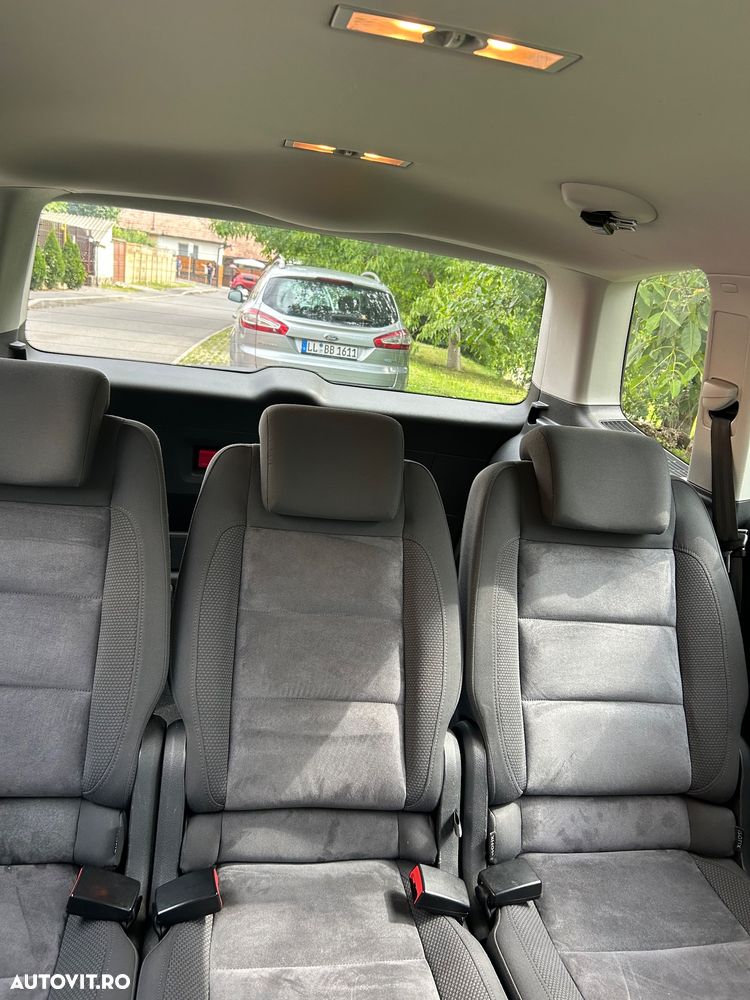 Volkswagen Touran 2.0 TDI DPF DSG Highline - 13