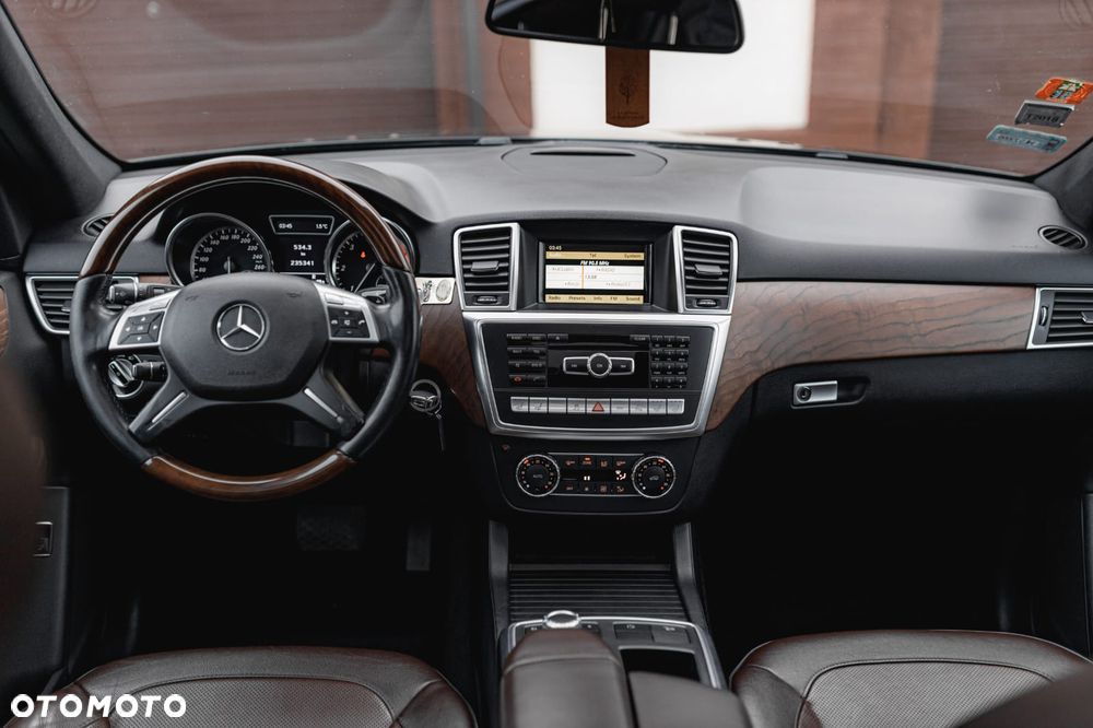Mercedes-Benz ML 250 BlueTec 4-Matic - 23