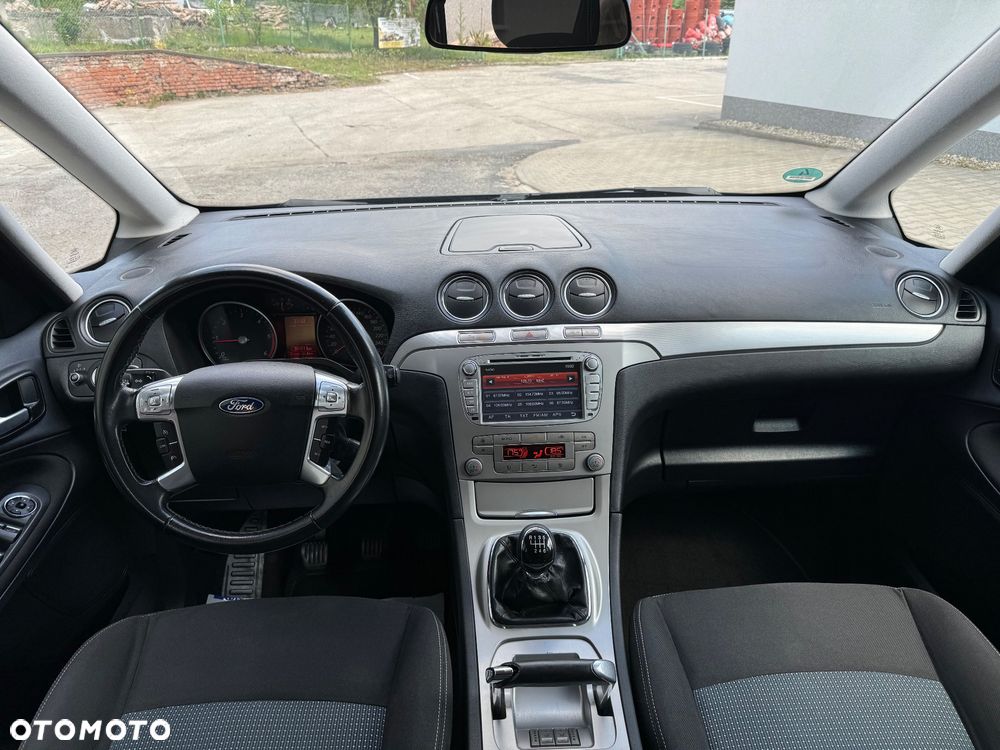Ford Galaxy - 13