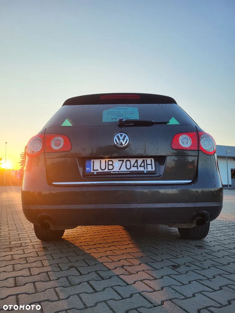 Volkswagen Passat 3.2 V6 FSI 4Motion DSG Individual - 5
