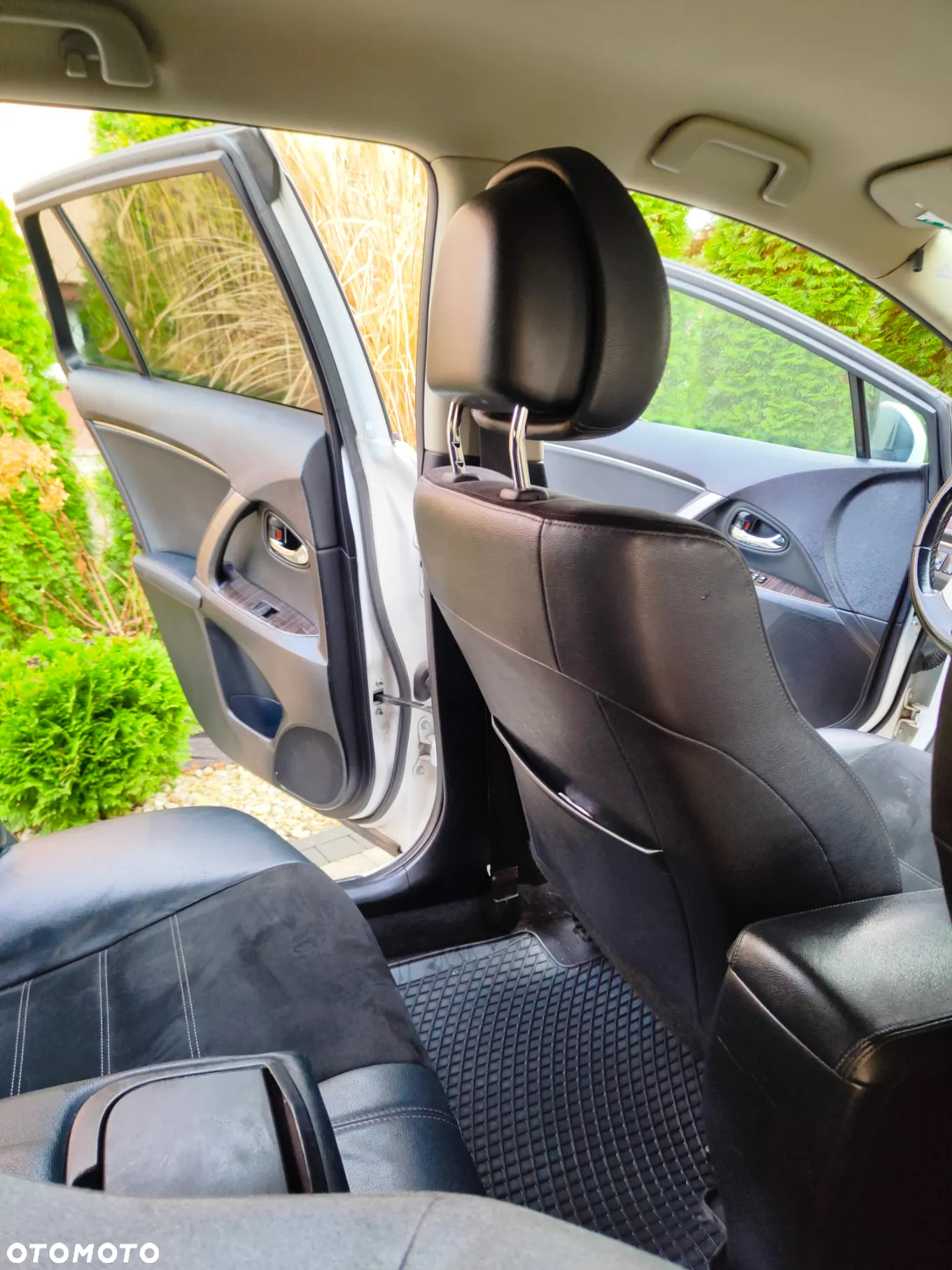 Toyota Avensis 2.0 D-4D Premium - 21
