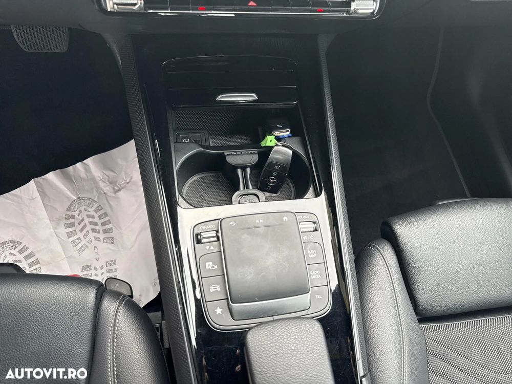 Mercedes-Benz GLA - 17