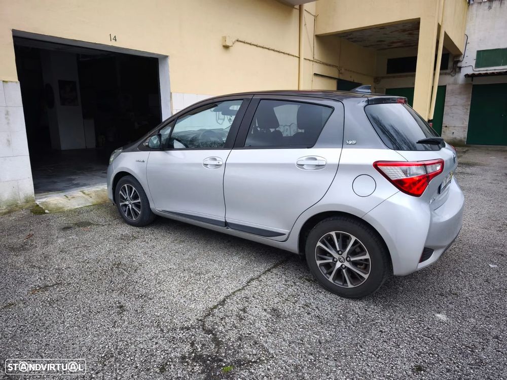 Toyota Yaris 1.5 HSD 20 Anos - 5