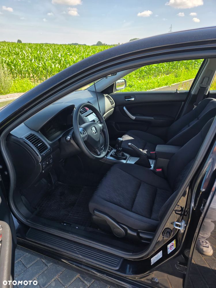 Honda Accord 2.0 Comfort - 14