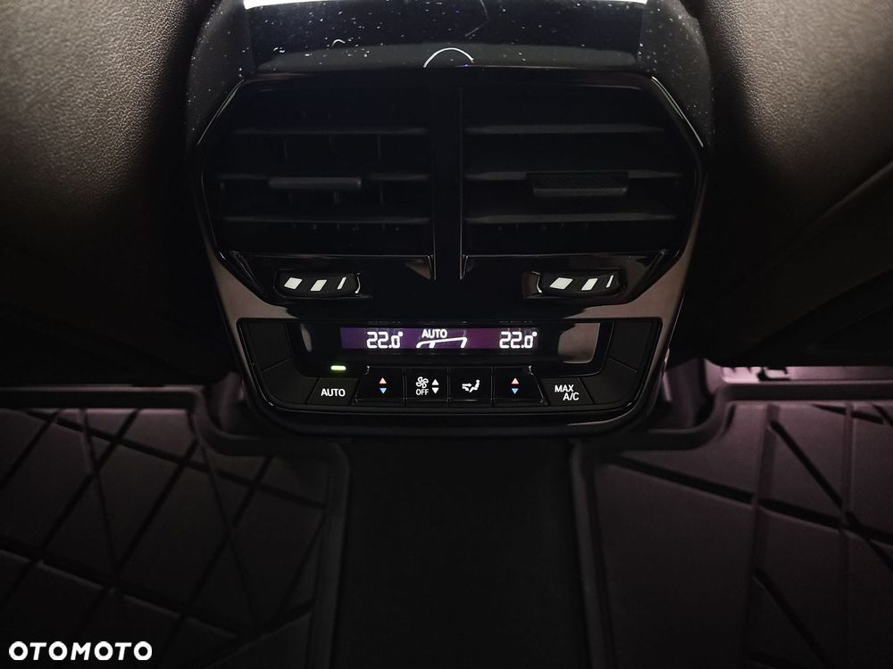 BMW iX xDrive40 76.6kWh - 25