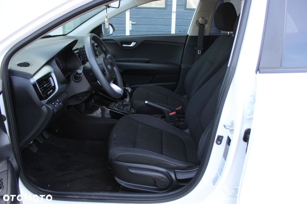 Kia Rio - 19