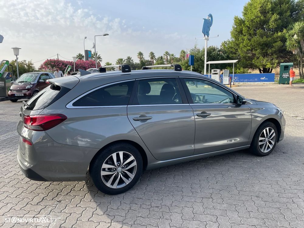 Hyundai i30 SW 1.6 CRDi Style 7DCT - 3