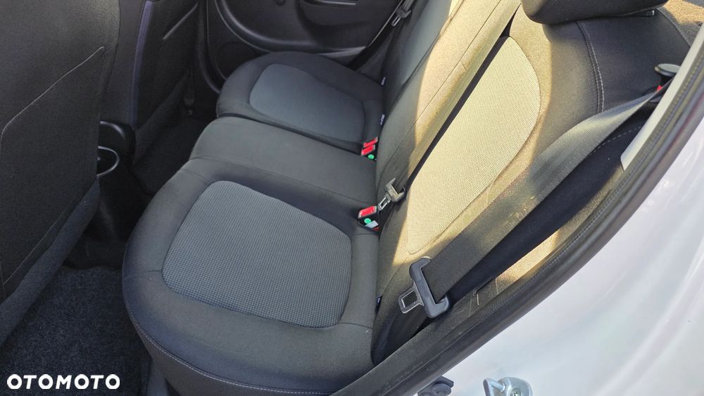 Hyundai i20 - 17