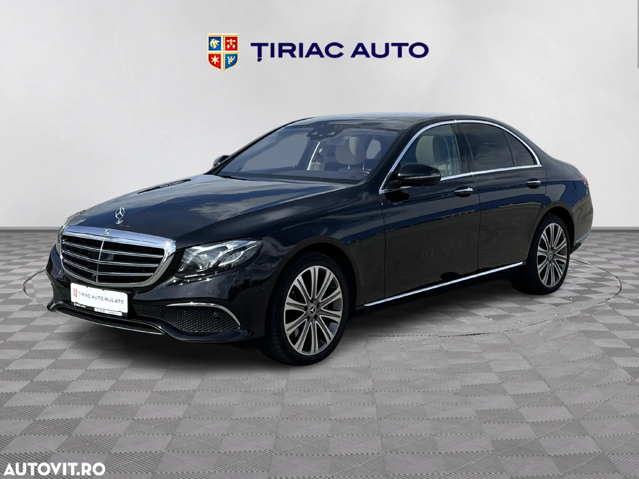 Mercedes-Benz E 300 9G-TRONIC Exclusive - 1