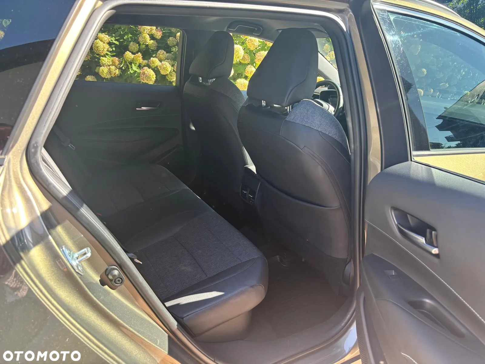 Toyota Corolla 2.0 Hybrid Comfort - 5
