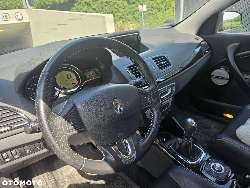 Renault Megane ENERGY dCi 130 BOSE EDITION - 8