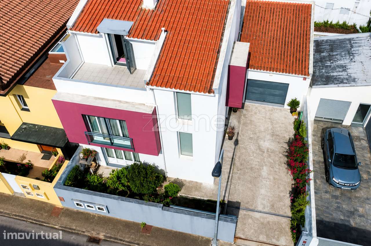 Moradia T3 Moderna com Garagem e Terraço em Ponta Delgada - Grande imagem: 3/41