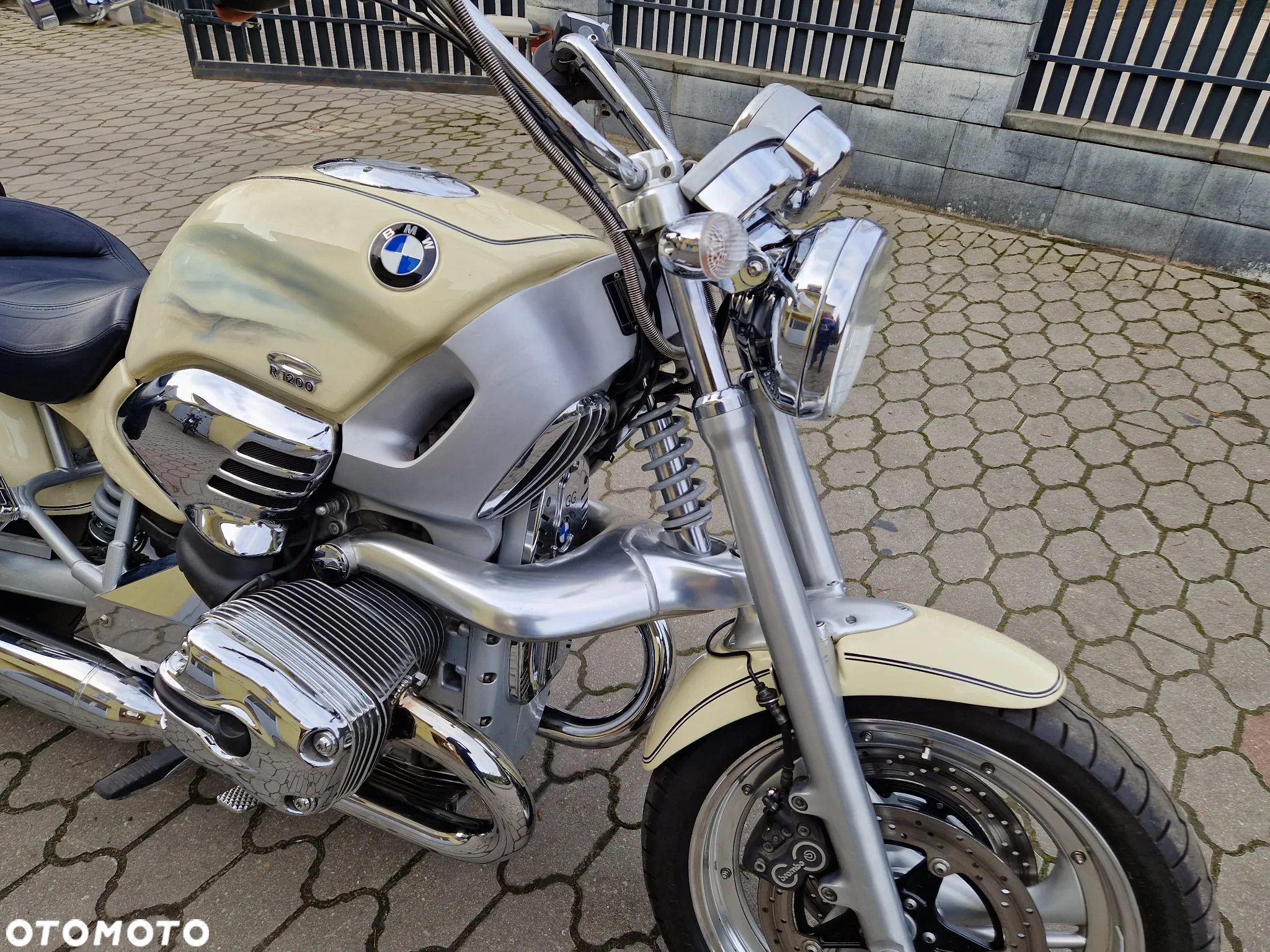 BMW R - 22