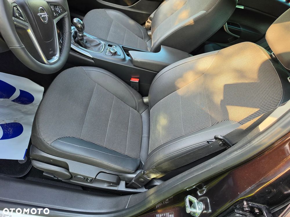 Opel Insignia - 22