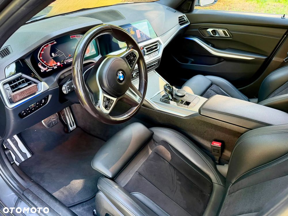 BMW Seria 3 318d M Sport - 11