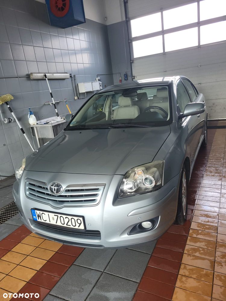 Toyota Avensis 2.0 D-4D Luna - 1