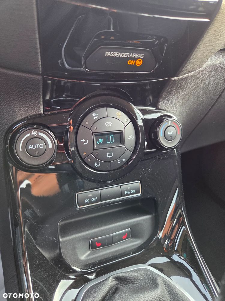 Ford Fiesta 1.0 EcoBoost Titanium - 11