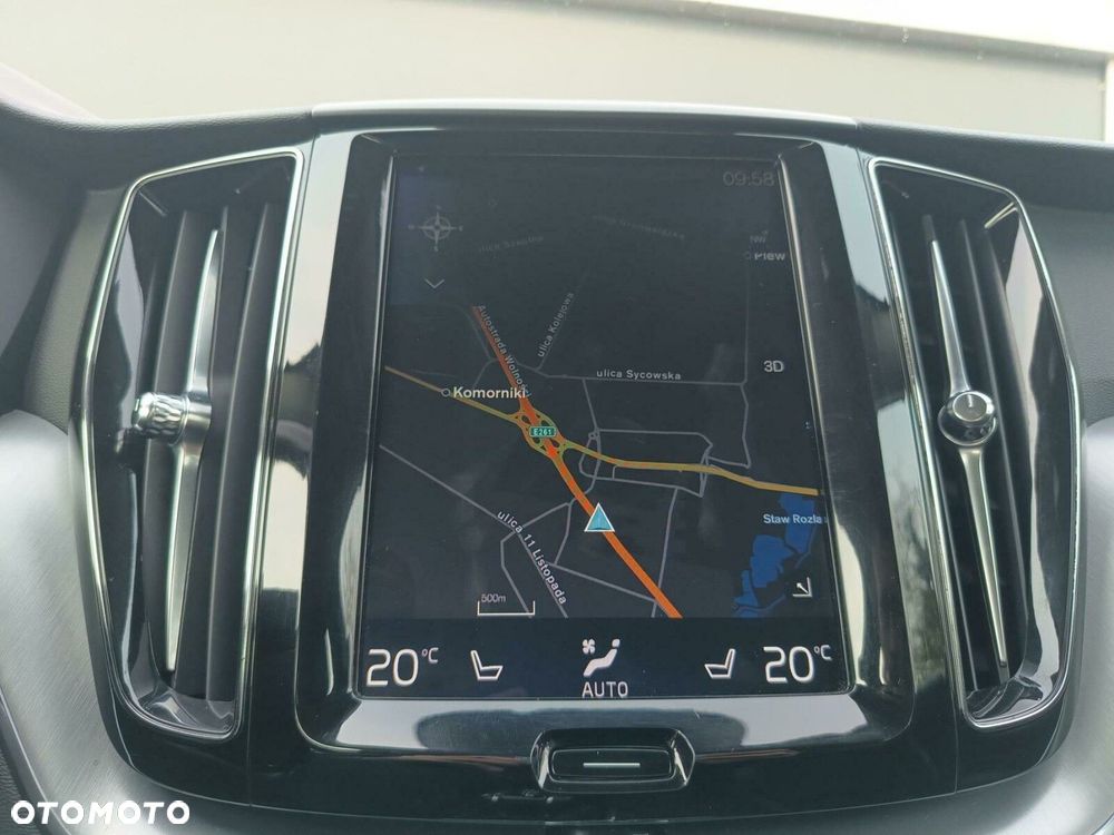 Volvo XC 60 T4 Momentum Pro - 22