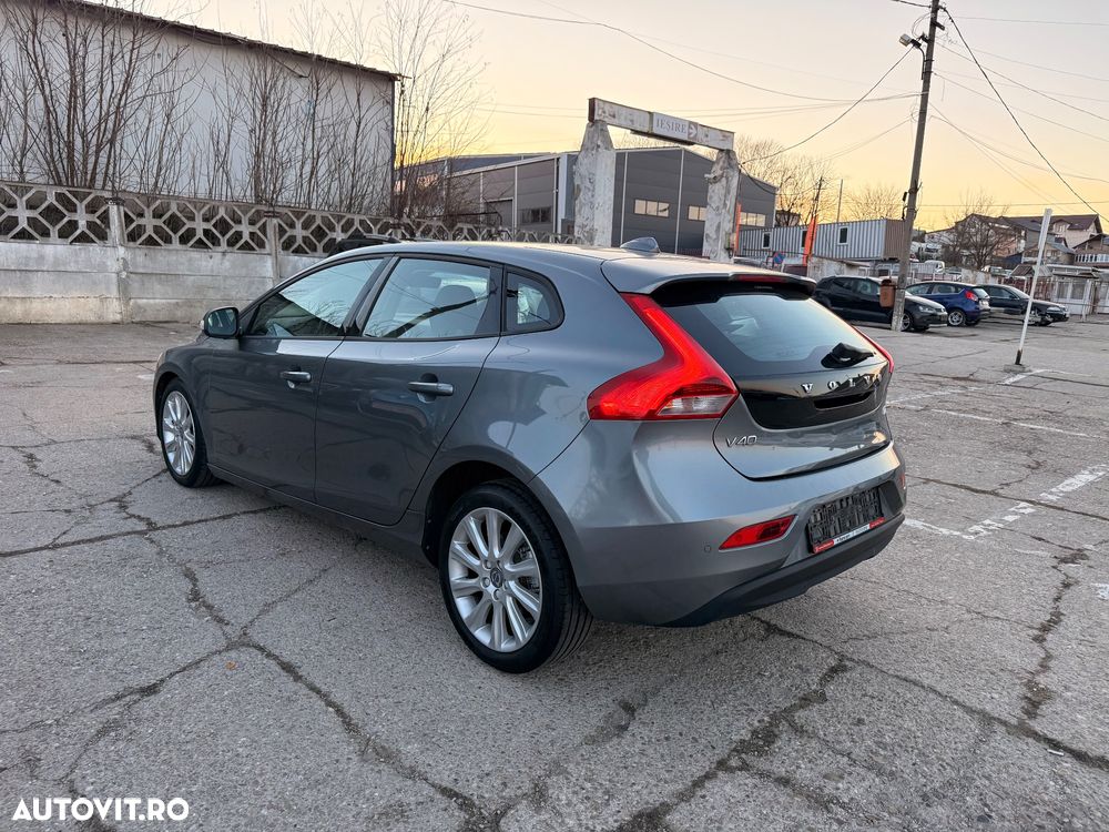 Volvo V40 D2 R Design - 3