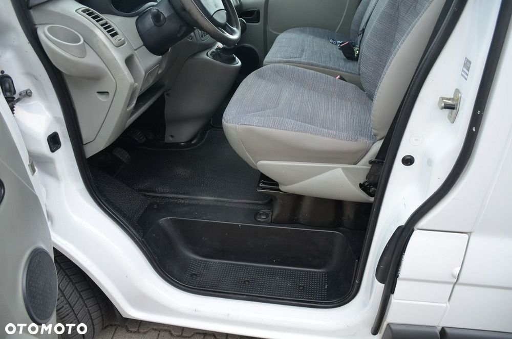 Renault Trafic - 19