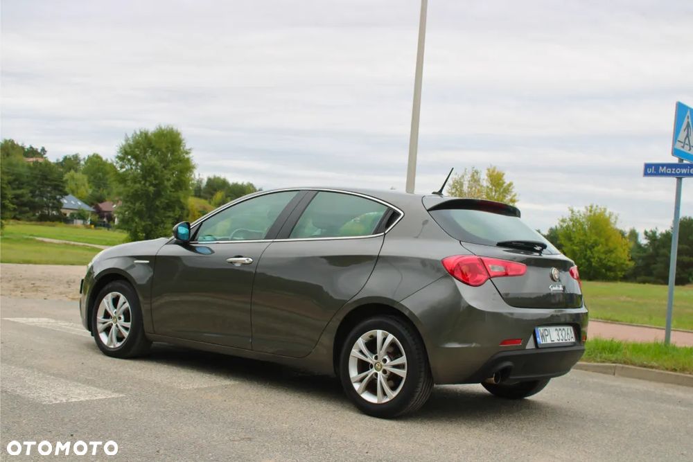 Alfa Romeo Giulietta 1.6 JTDM 16V - 9