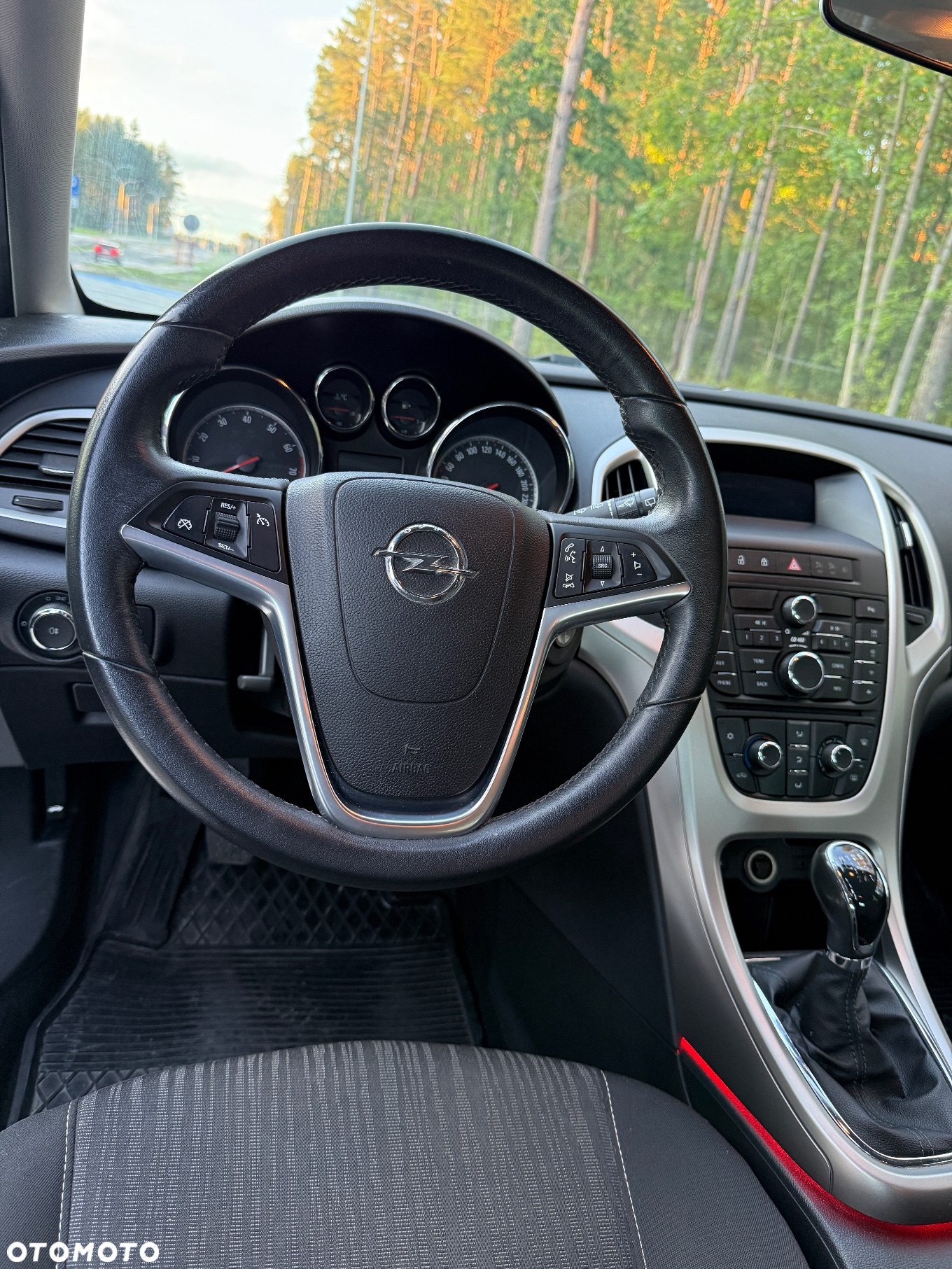 Opel Astra IV 1.4 T Cosmo - 13