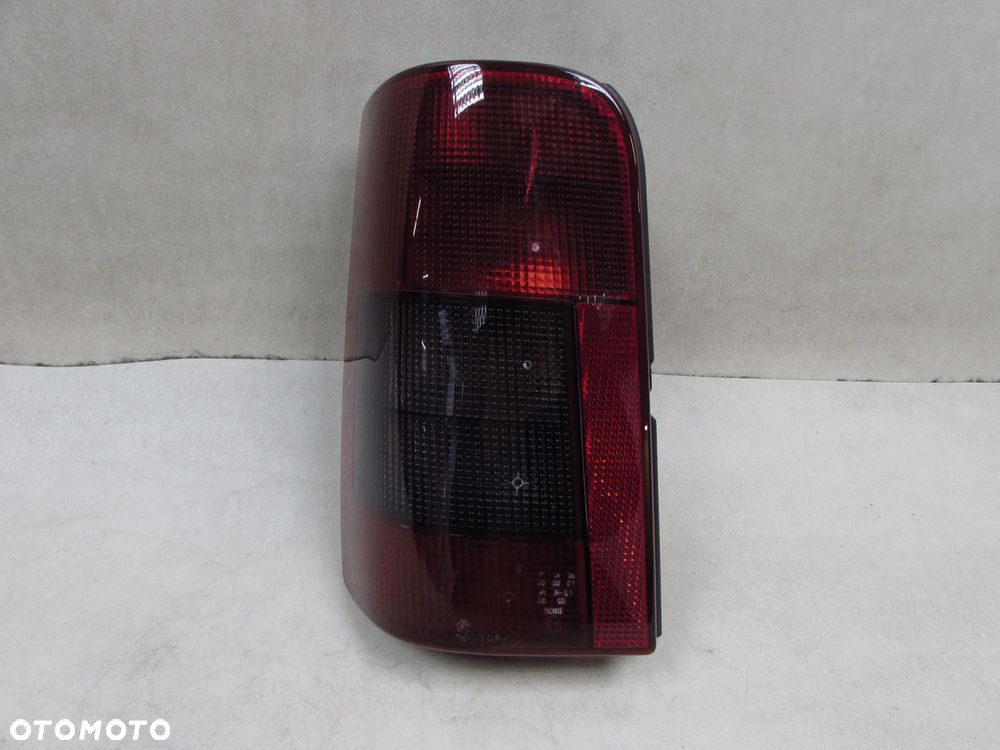 BERLINGO PARTNER 96-02 LAMPA TYL LEWA CIEMNA - 2