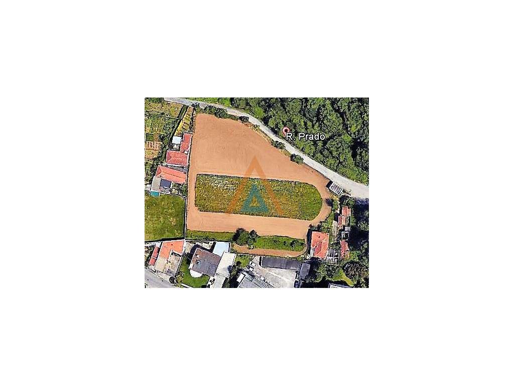 TERRENO URBANO PARA CONSTRUÇAO COM VISTAS MAR - Grande imagem: 2/17