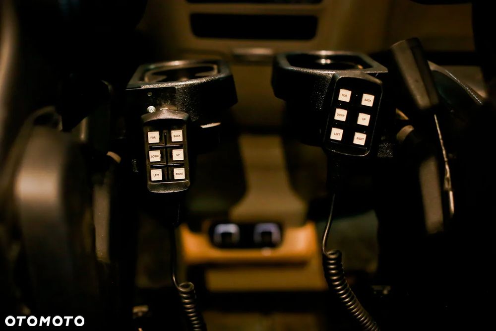 Chrysler Pacifica - 30