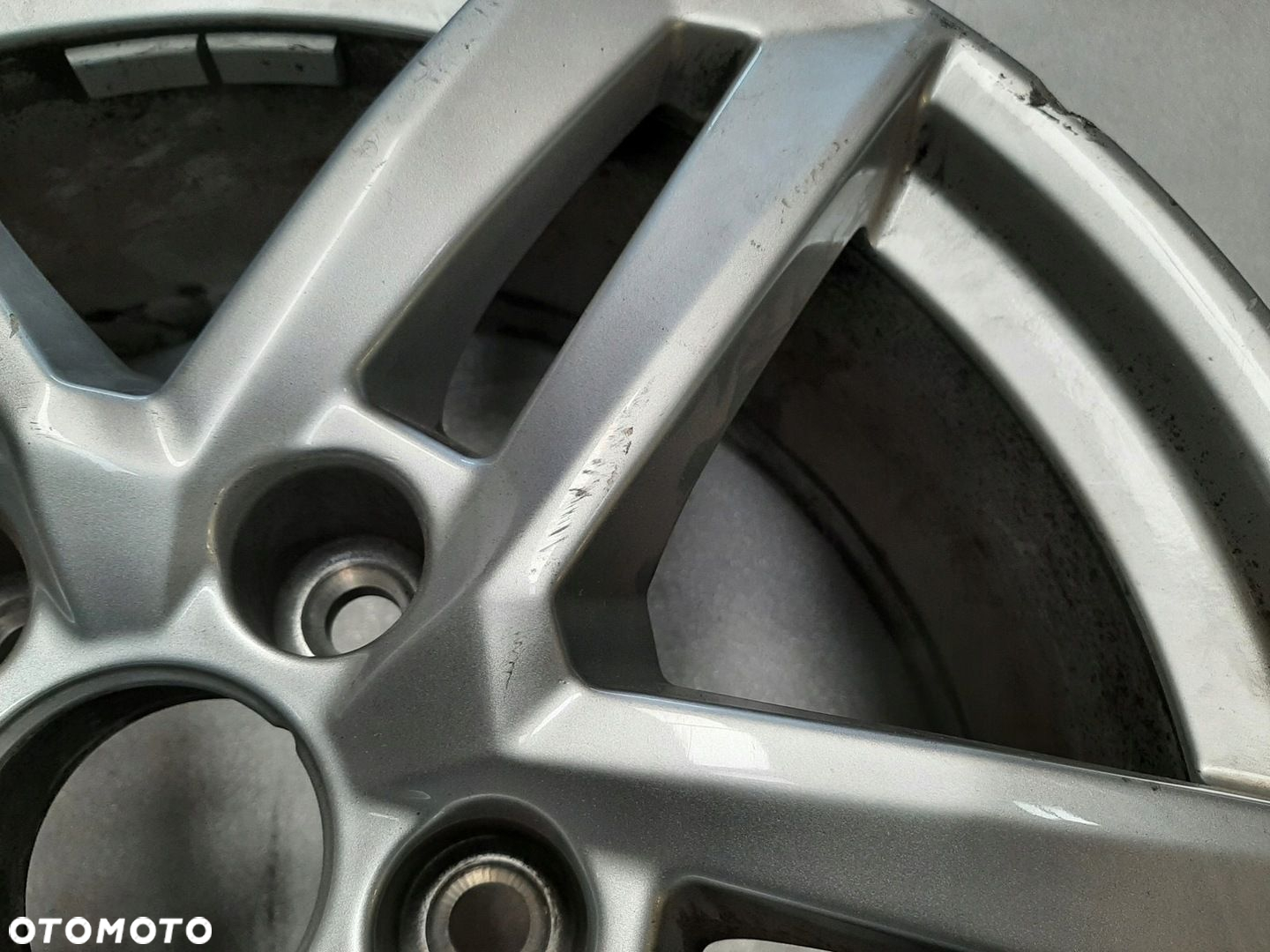 Audi A4 B9 A5 Alufelga Felga 17" 8W0601025P - 3
