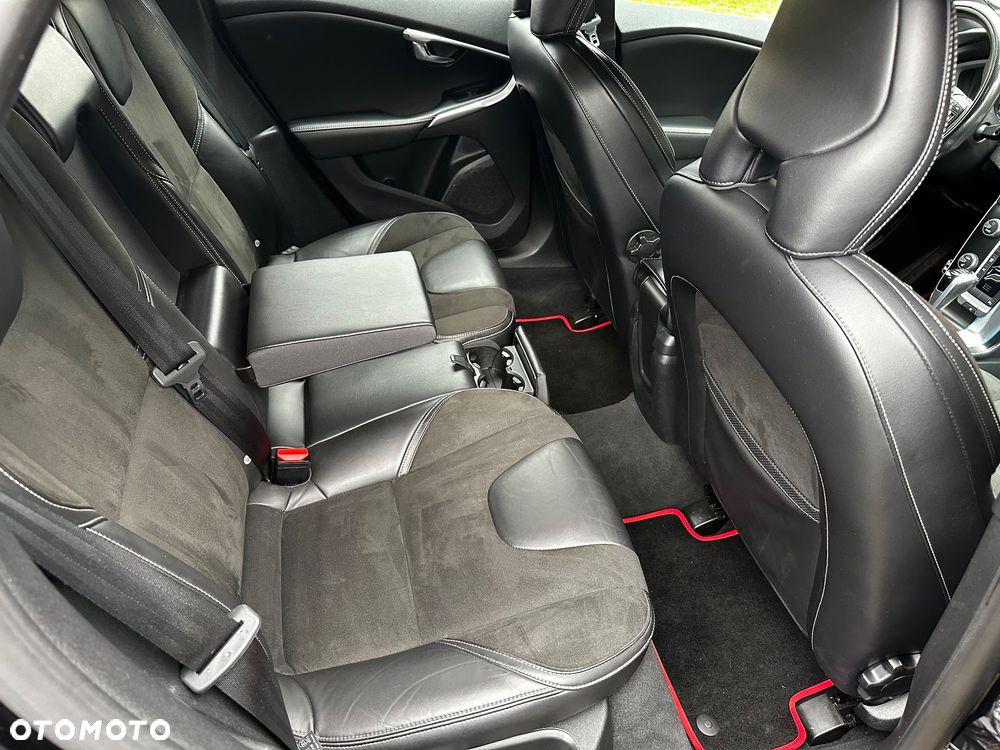 Volvo V40 D2 Drive-E R-Design Kinetic - 28