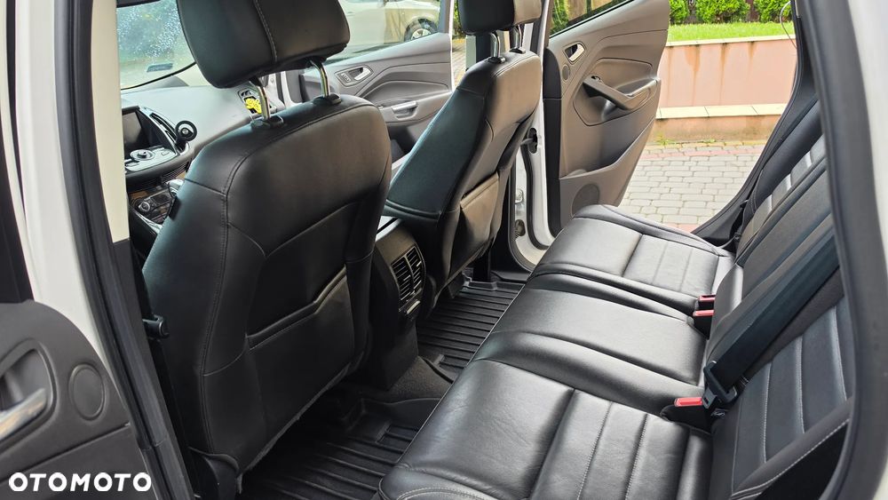 Ford Escape 2.0 EcoBoost AWD Titanium - 27