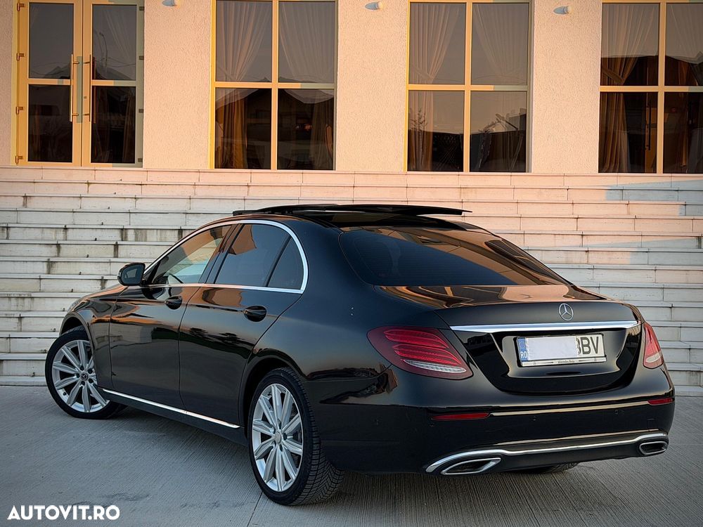 Mercedes-Benz E 220 d 4MATIC 9G-TRONIC Avantgarde - 4