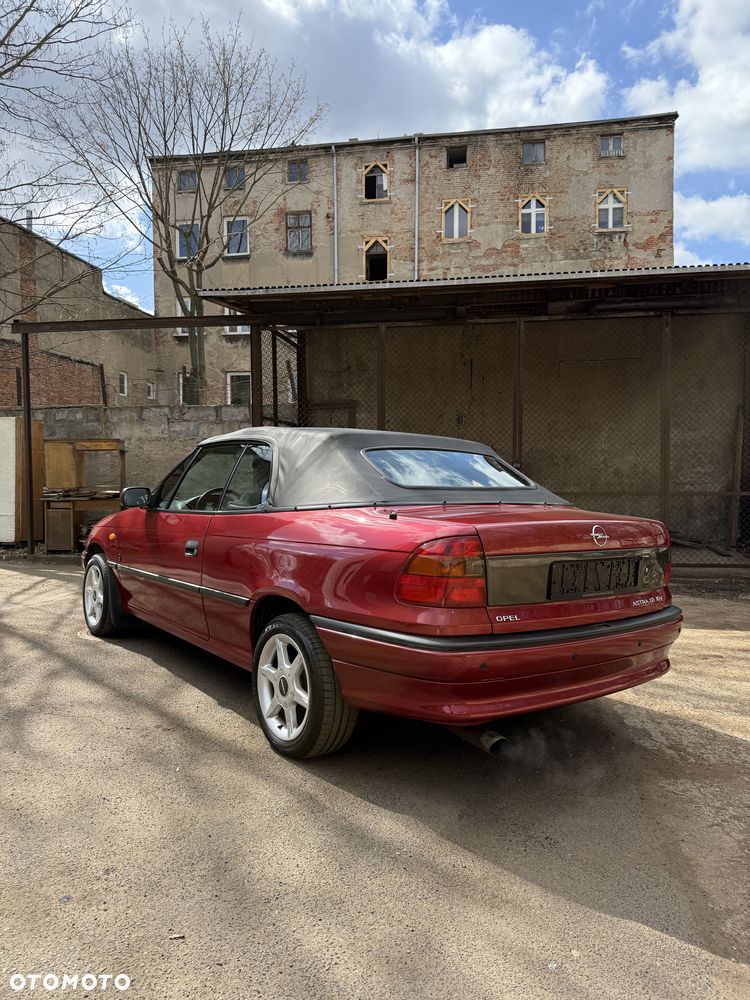 Opel Astra 1.8 16V Dream - 11