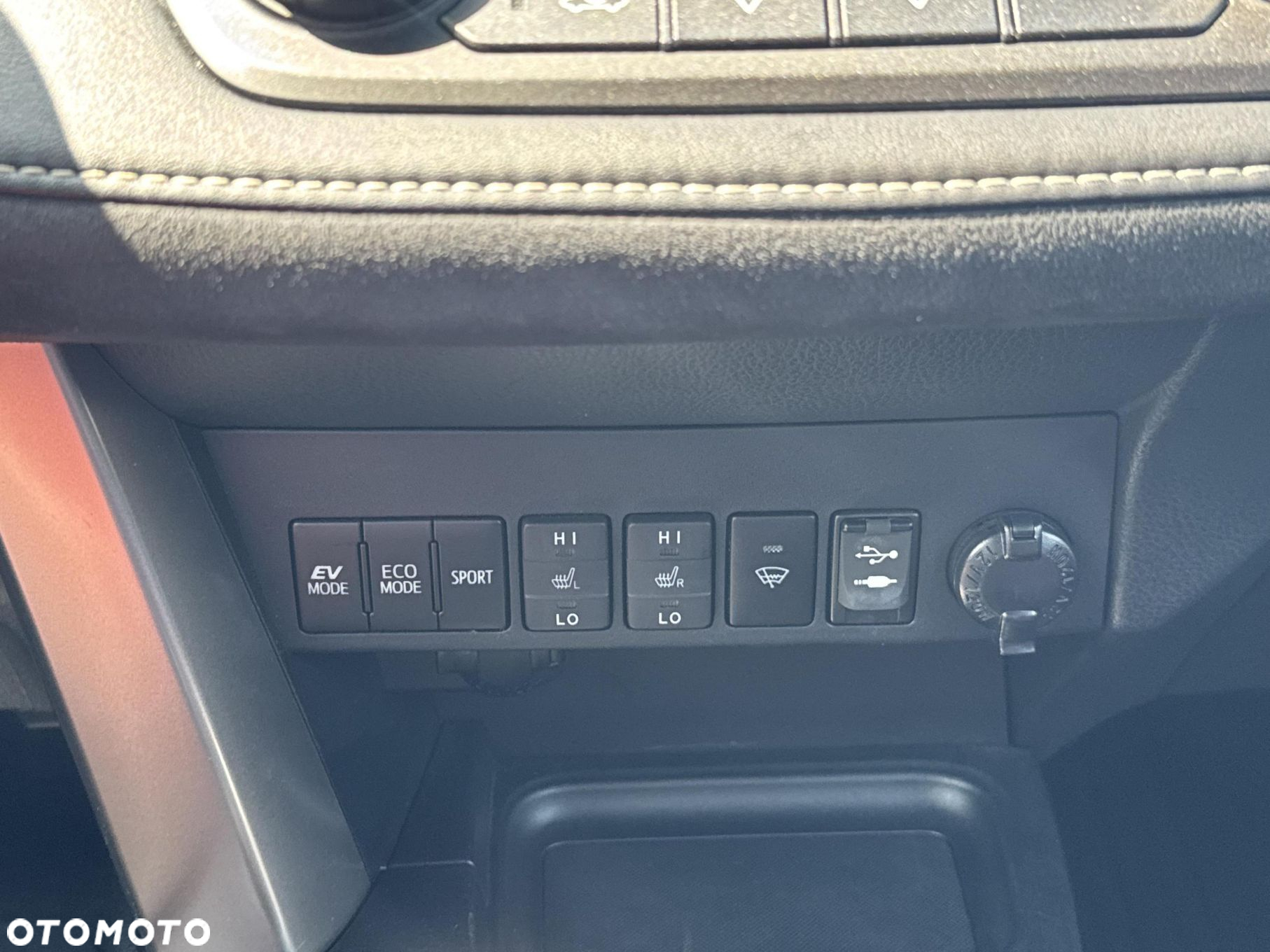 Toyota RAV4 - 18