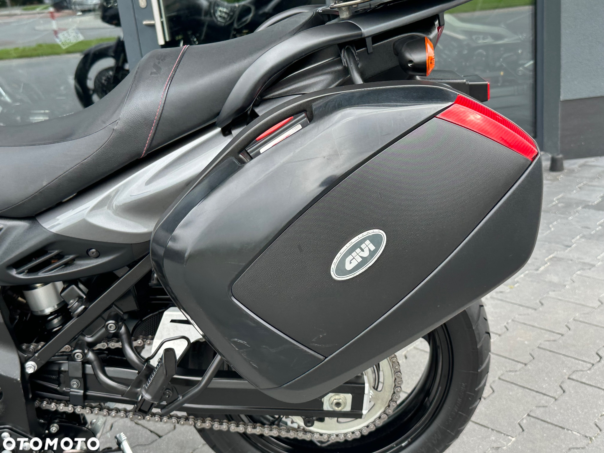 Suzuki V-STROM - 32