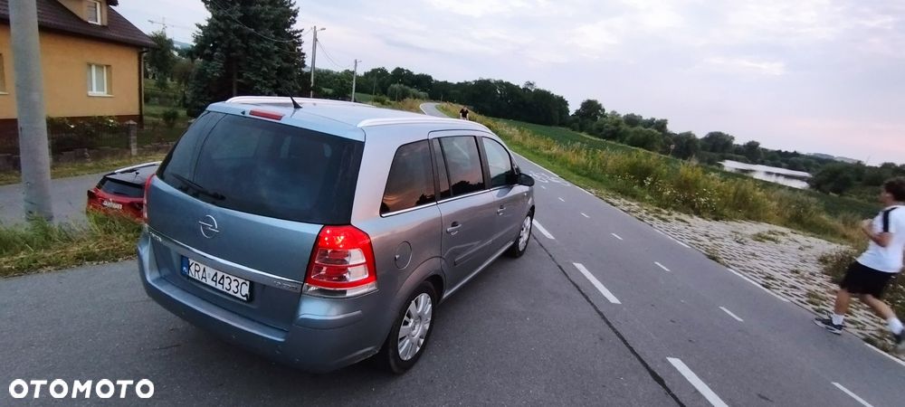 Opel Zafira - 8